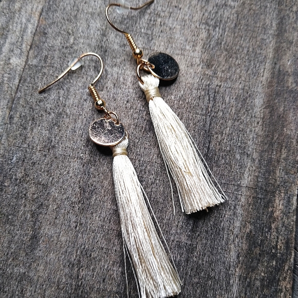Jewelry - Tassel Earrings - Gold w/ Cream